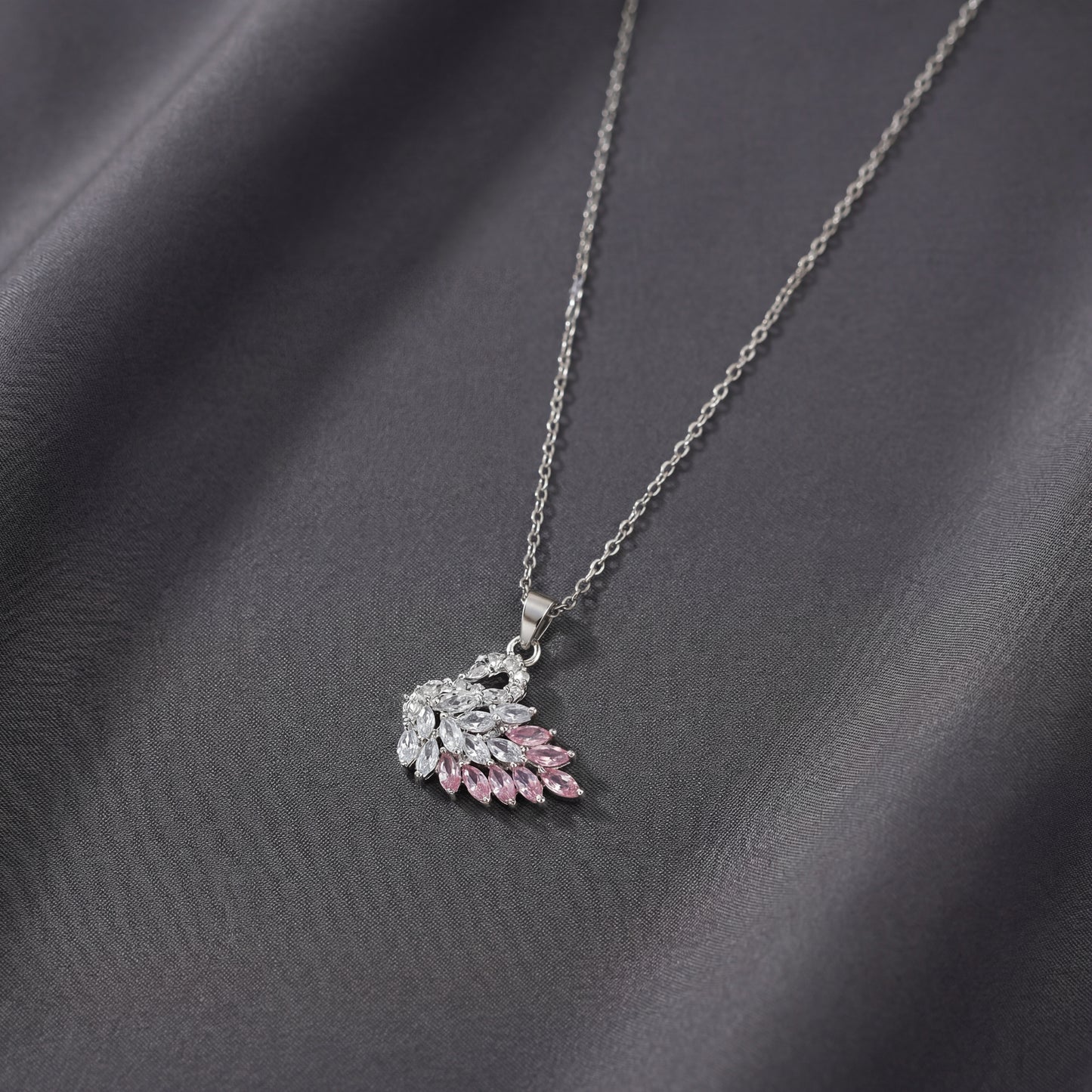 Çelik Kuğu Silver Kolye 45 cm (Beyaz ve Pembe Zirkon Taş)